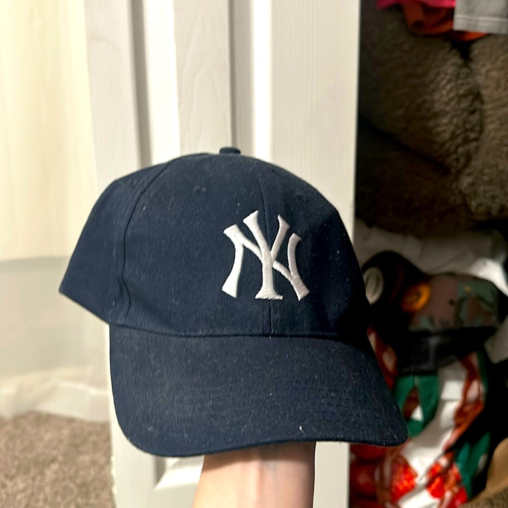 NEW YORK YANKEES HAT NEVER WORN